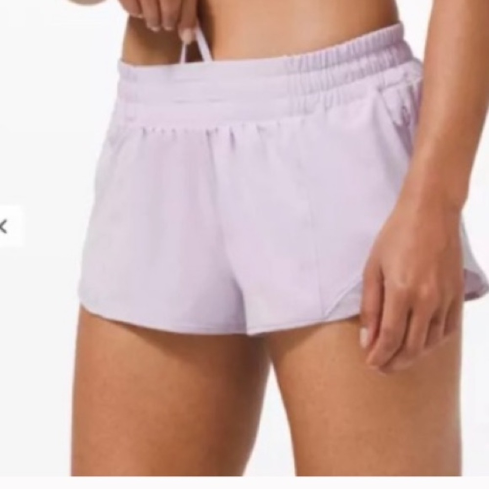 LULULEMON Hotty Hot Low-Rise Lined Short 2.5" - Picture 4 of 12